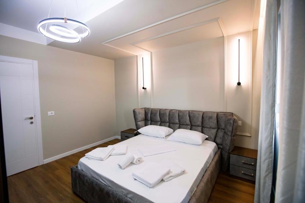 Luxury Apartment At Condor Center Tiranë Luaran gambar