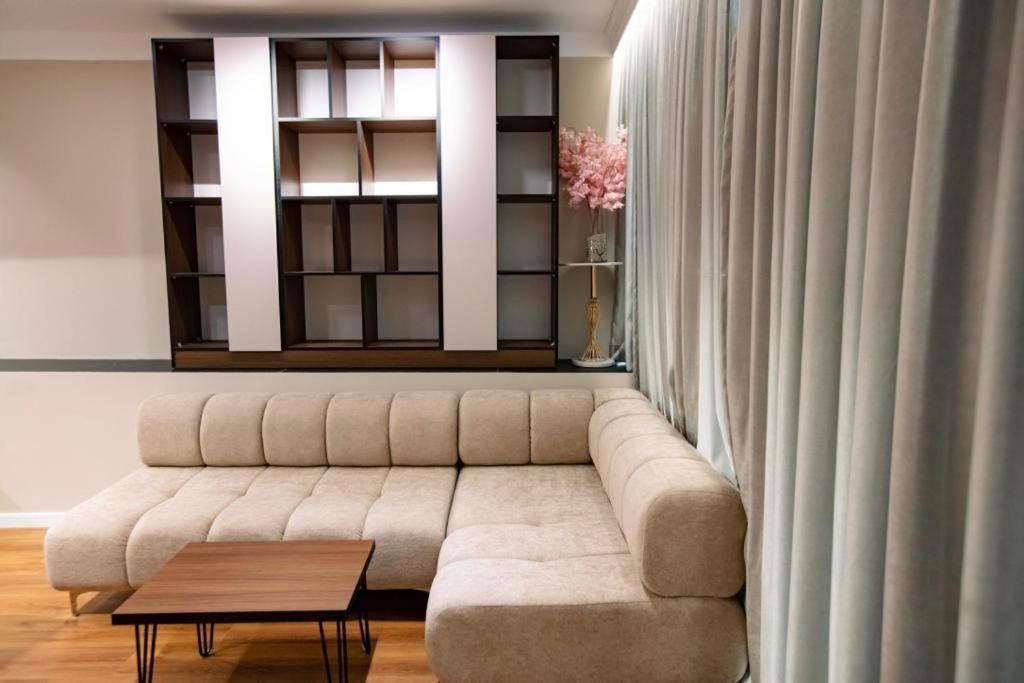Luxury Apartment At Condor Center Tiranë Luaran gambar