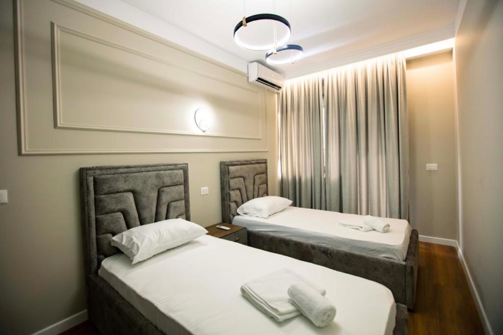 Luxury Apartment At Condor Center Tiranë Luaran gambar